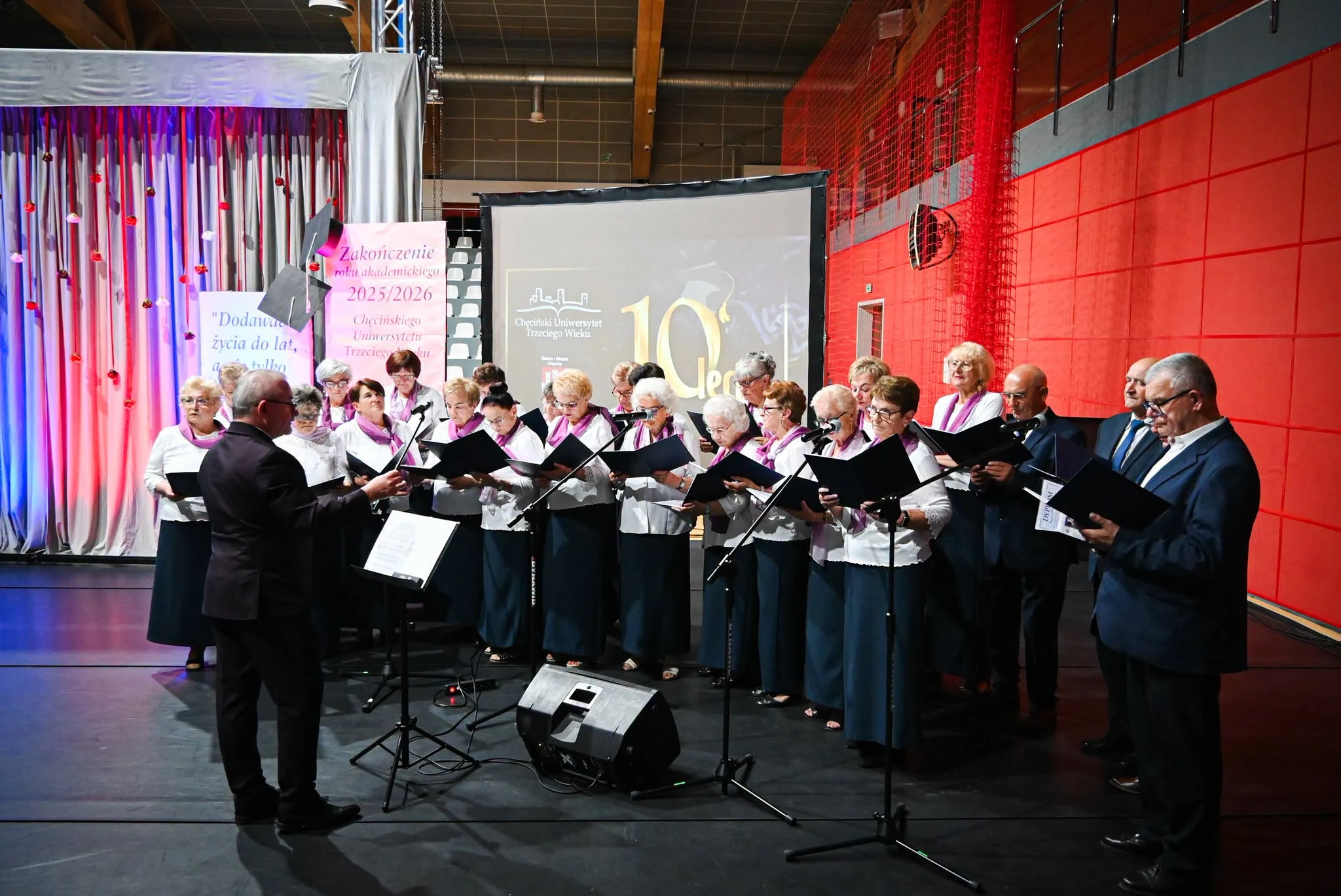 Chęciński UTW świętował 10-lecie istnienia — zdjęcie 48