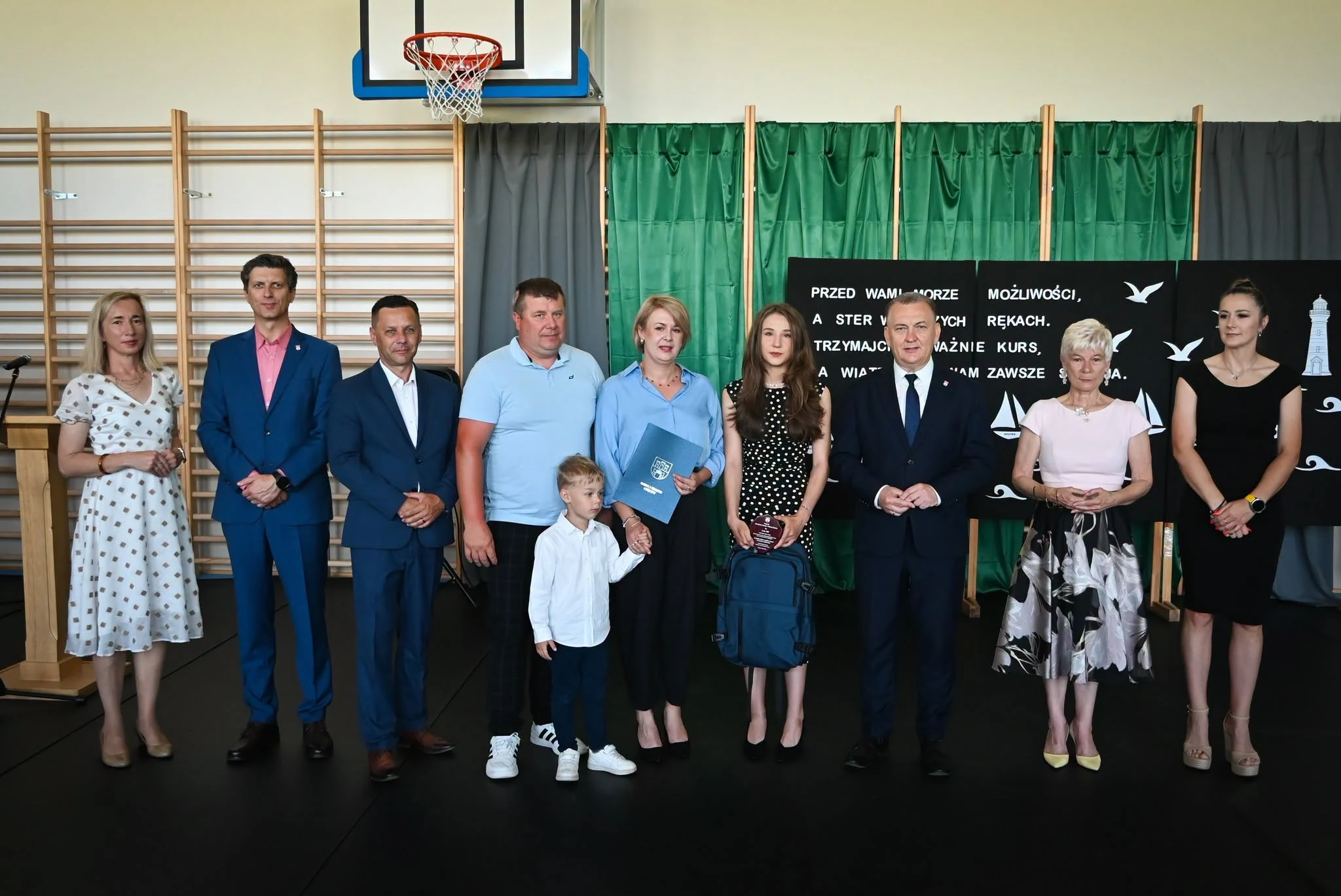 Pożegnanie dyrektor szkoły w Bolminie podczas zakończenia roku — zdjęcie 8