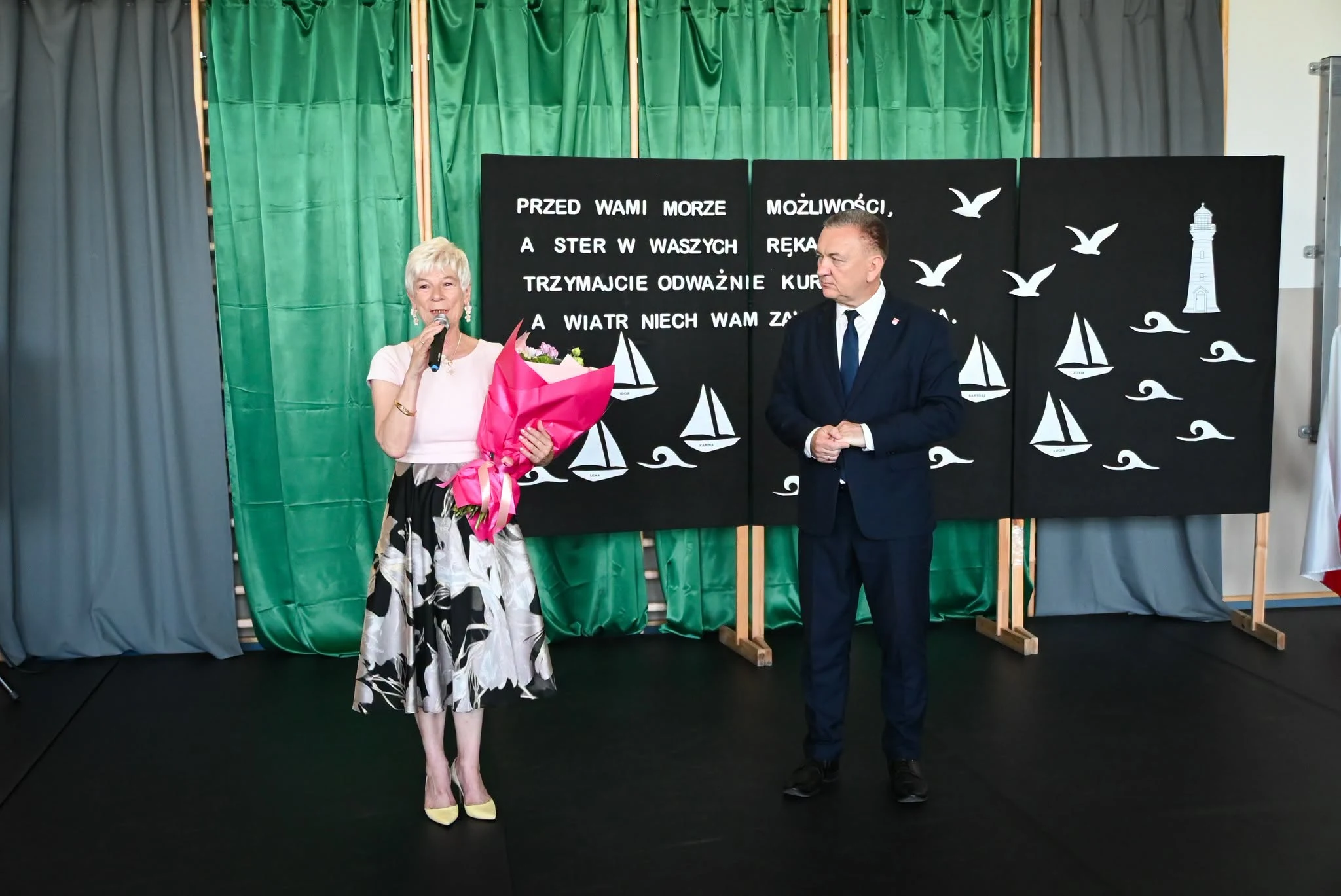 Pożegnanie dyrektor szkoły w Bolminie podczas zakończenia roku — zdjęcie 17