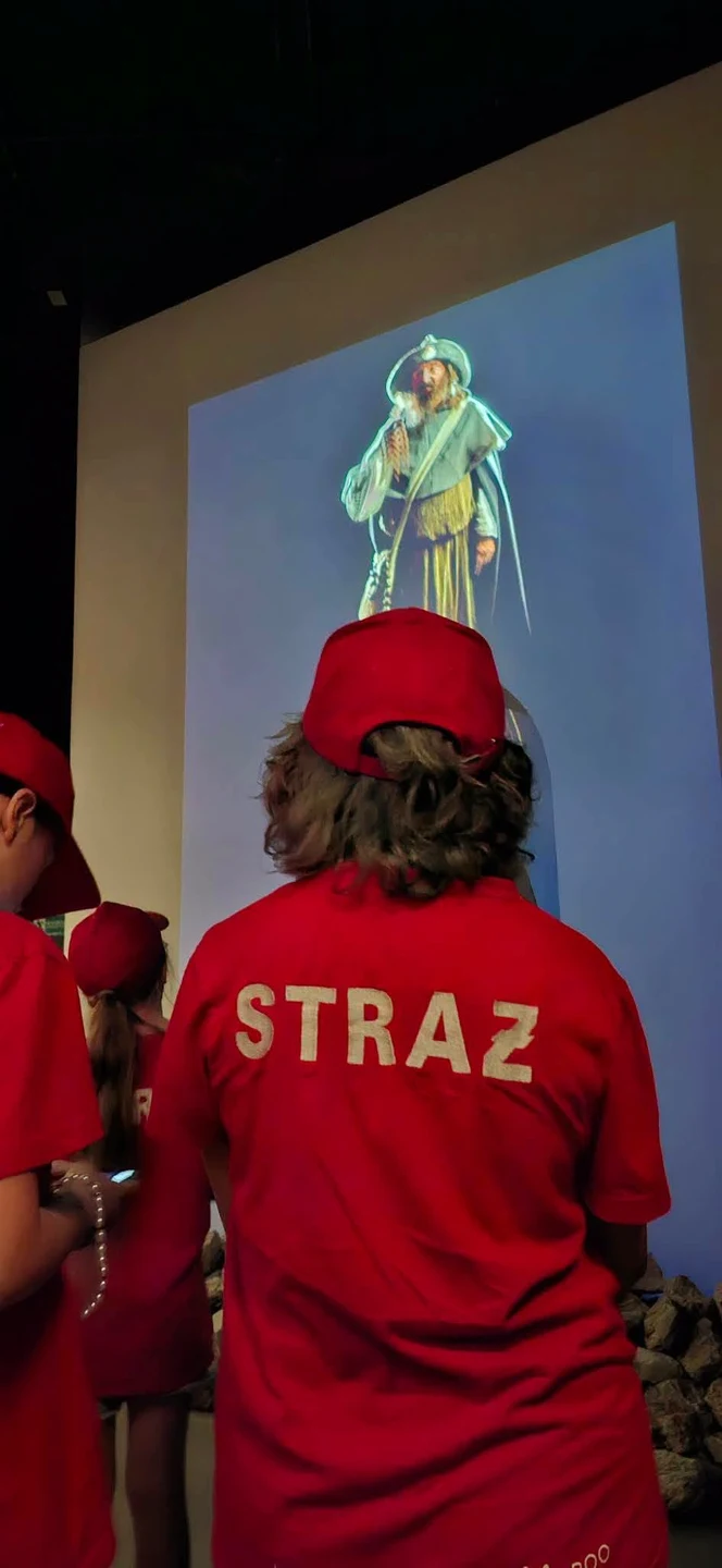 Strażacy z Chęcin na wycieczce integracyjnej po Górach Świętokrzyskich — zdjęcie 8